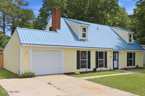 105 Woodside Ct, Jacksonville, NC, 28546-7732 | Card Image