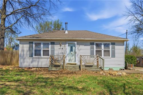 206 E Alberta St, Mc Louth, KS, 66054-4201 | Card Image