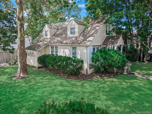 362 Langdon Blvd, Rockville Centre, NY, 11570-3314 | Card Image