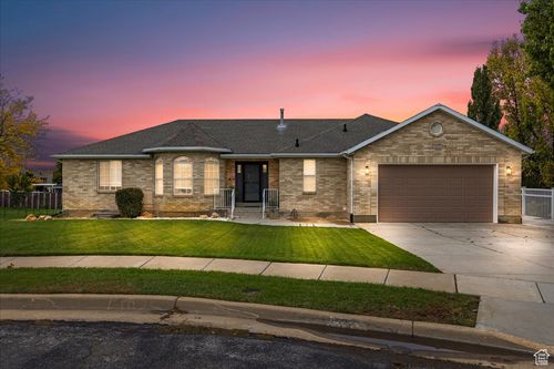 1479 1320, Clinton, UT, 84015-6677 | Card Image