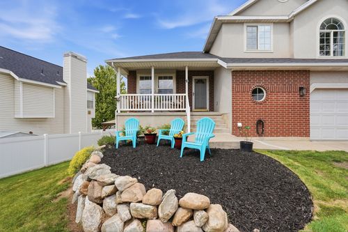 581 Compass Cir, North Salt Lake, UT, 84054-1953 | Card Image