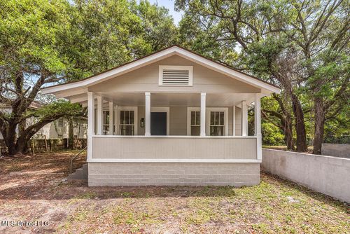 270 Mcdonnell Ave, Biloxi, MS, 39531-4208 | Card Image