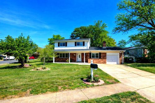 8120 Springfield Village Dr, SPRINGFIELD, VA, 22152-3306 | Card Image