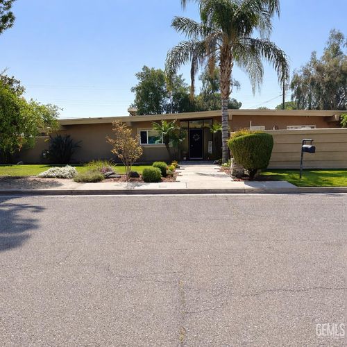 5025 Fillmore Avenue, Bakersfield, CA, 93306 | Card Image