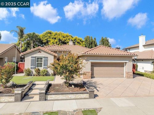 561 Mendota St, Brentwood, CA, 94513 | Card Image