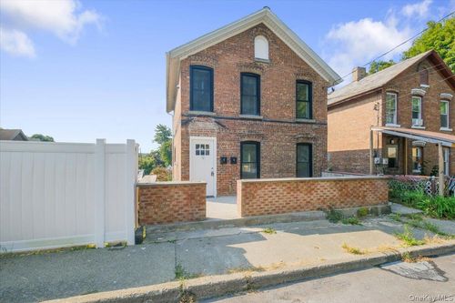 a-9 Dubois St, Kingston, NY, 12401-4152 | Card Image