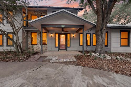 522 Circle Dr, Sunrise Beach, TX, 78643-9341 | Card Image