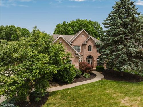985 W Martin Ave, Amherst, OH, 44001-3117 | Card Image