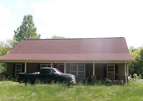 402 Somers School Rd, Hamptonville, NC, 27020-6933 | Card Image
