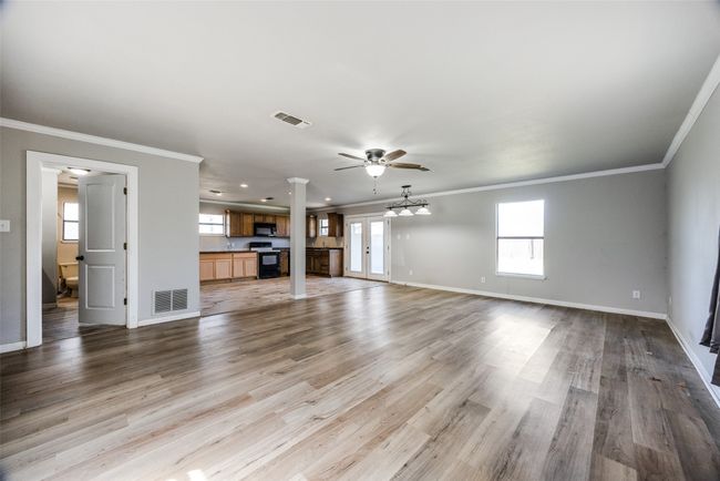 513 S Carter St, House other with 2 bedrooms, 2 bathrooms and null parking in Whitewright TX | Image 4