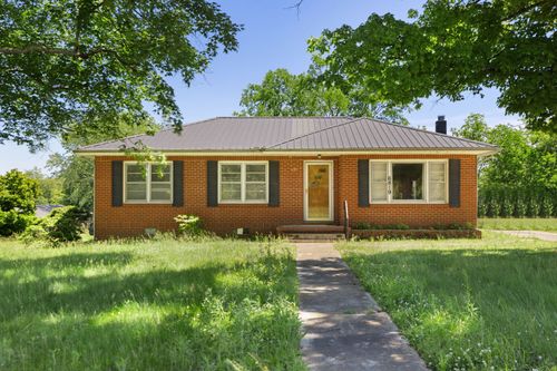 6819 S Main St, Lobelville, TN, 37097-3438 | Card Image
