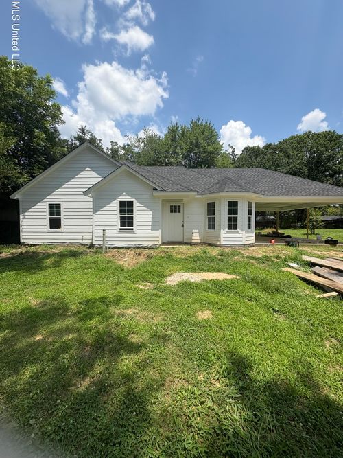 656 Coleman Ave, Holly Springs, MS, 38635-2601 | Card Image