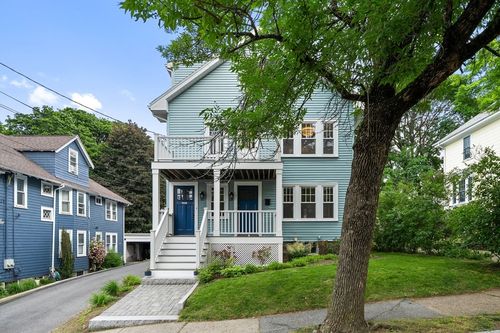 68-66-68 Mount Vernon St, Arlington, MA, 02476-6147 | Card Image