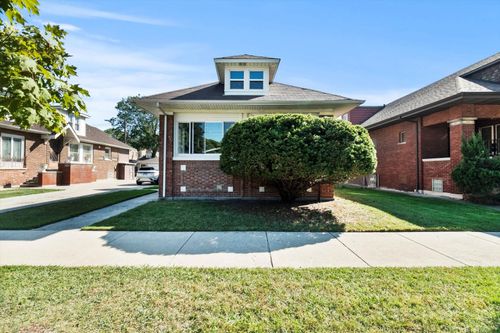 7937 S Luella Ave, Chicago, IL, 60617-1149 | Card Image