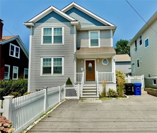 52 Bedlow Ave, Newport, RI, 02840-1445 | Card Image