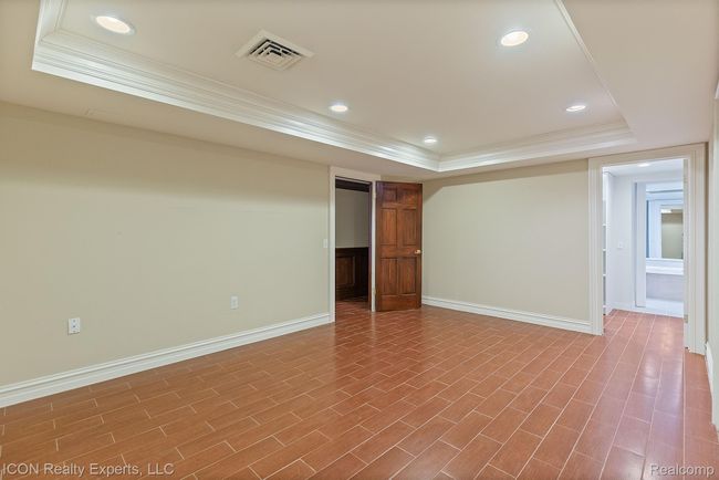 5215 Deer Run Cir, House other with 5 bedrooms, 7 bathrooms and null parking in Orchard Lake MI | Image 41