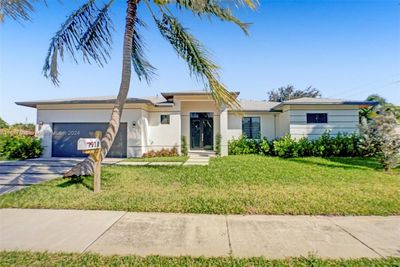 1930 Sw 36th Ave, House other with 5 bedrooms, 2 bathrooms and null parking in Fort Lauderdale FL | Image 3