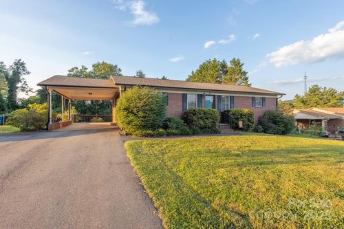 101 Hillsdale Ln, Taylorsville, NC, 28681-3524 | Card Image