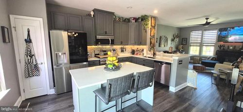 70 Village Green Ln, SICKLERVILLE, NJ, 08081-1633 | Card Image