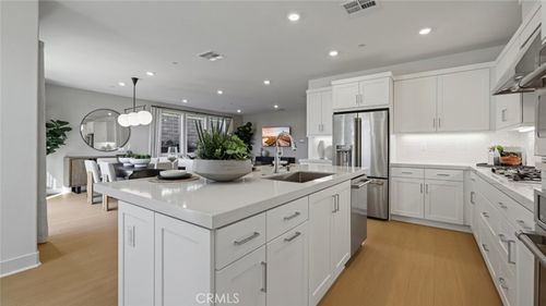 684 Guy Turner Dr, Camarillo, CA, 93010-7898 | Card Image