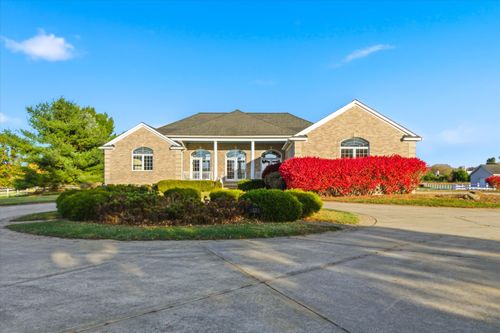 6570 Walsh Rd, Dexter, MI, 48130-9656 | Card Image