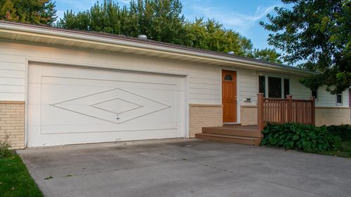 312 N Winnebago St, Lake Mills, IA, 50450-1236 | Card Image