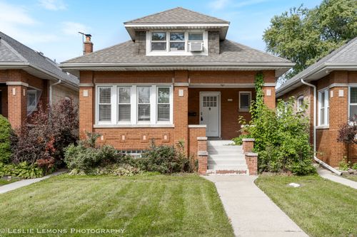 1221 Hayes Ave, Oak Park, IL, 60302-1107 | Card Image