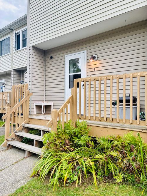 4 Huntington Place, Waterbury, VT, 05676 | Card Image