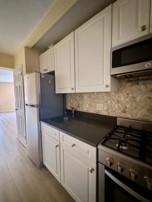 3h-50 Shore Blvd Boulevard, Brooklyn, NY, 11235 | Card Image