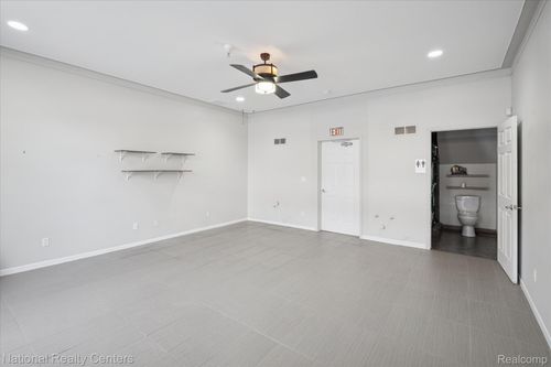 14130 Lakeside Blvd N, Shelby Township, MI, 48315-6072 | Card Image