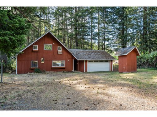 3300 W Evans Creek Rd, Rogue River, OR, 97537-4618 | Card Image