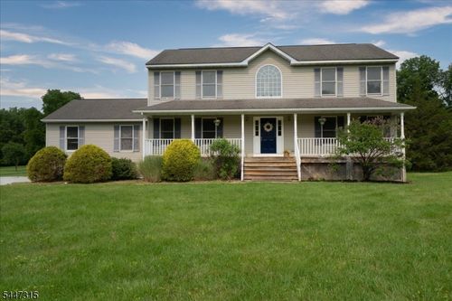 9 Carriage Ln, Hamburg, NJ, 07419-9635 | Card Image