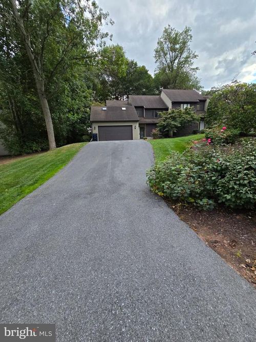 55 Hawk Valley Ln, DENVER, PA, 17517-9702 | Card Image