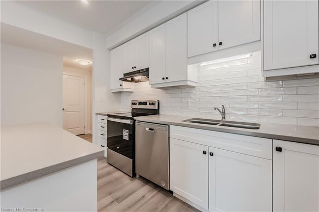B025 - 142 Foamflower Pl, Townhouse with 3 bedrooms, 2 bathrooms and 1 parking in Waterloo ON | Image 18