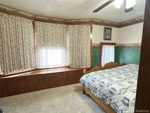 1083 S Van Buren Rd, Reese, MI, 48757-9415 | Card Image