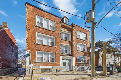 1-1A Leonard Ave, Toronto, ON, M5T2P8 | Card Image