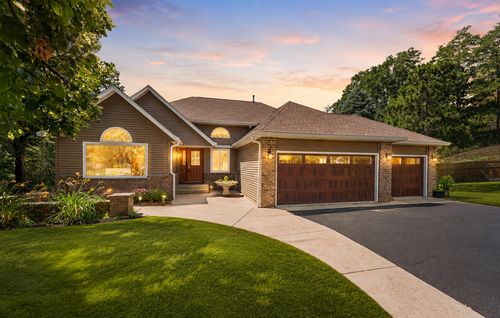 2330 Overlook Cir E, Maplewood, MN, 55119-5947 | Card Image