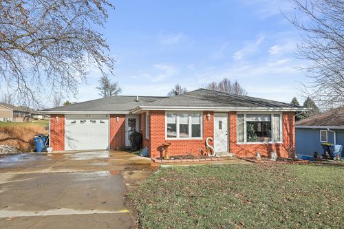 100 Vermeer Rd, Pella, IA, 50219-1669 | Card Image