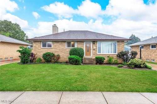 4722 Bentwood Dr, Brooklyn, OH, 44144-3153 | Card Image