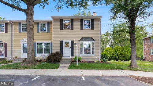 250 Chalet Cir W, MILLERSVILLE, MD, 21108-1027 | Card Image