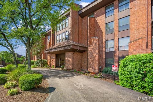207-585 Coeur De Royale Dr, Creve Coeur, MO, 63141-6915 | Card Image
