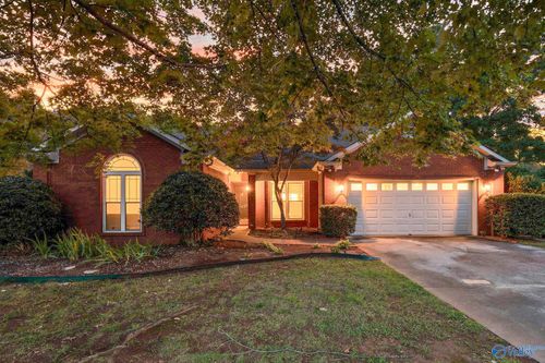 132 Dawn Dr, Madison, AL, 35758-2328 | Card Image