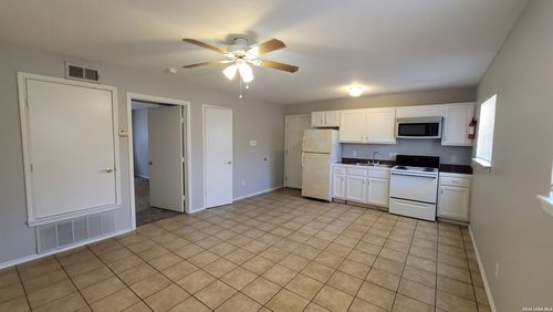 apt-1-516 Gentleman Rd, Balcones Heights, TX, 78201-1816 | Card Image