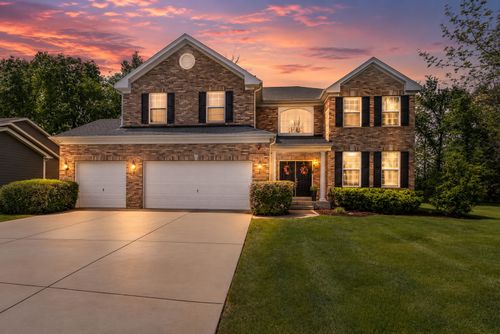 1612 Bur Oak Dr, Hoffman Estates, IL, 60192-4646 | Card Image