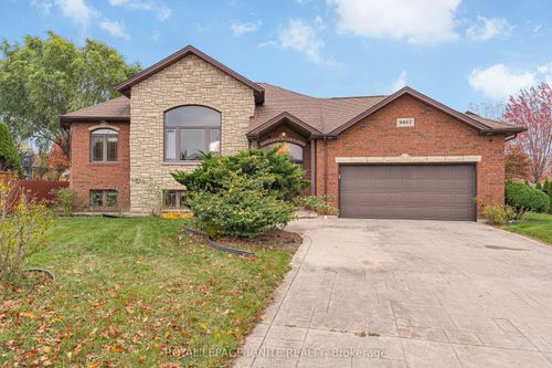 9617 Manitou Cres, Windsor, ON, N8P1H9 | Card Image