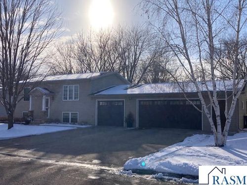 818 3rd Ave Se, Sleepy Eye, MN, 56085-1814 | Card Image