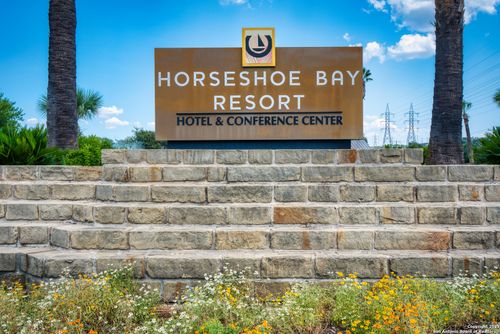 unit-d-704 Horseshoe Bay Blvd, Horseshoe Bay, TX, 78657-6126 | Card Image