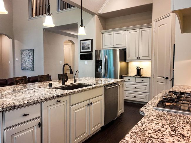 Kitchen sink with reverse osmosis, and gas cooktop | Image 6