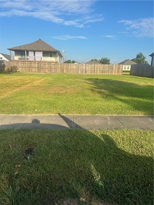 1912 Karl St, Arabi, LA, 70032-1721 | Card Image