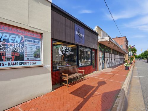 118 W State St, Montrose, MI, 48457-7716 | Card Image